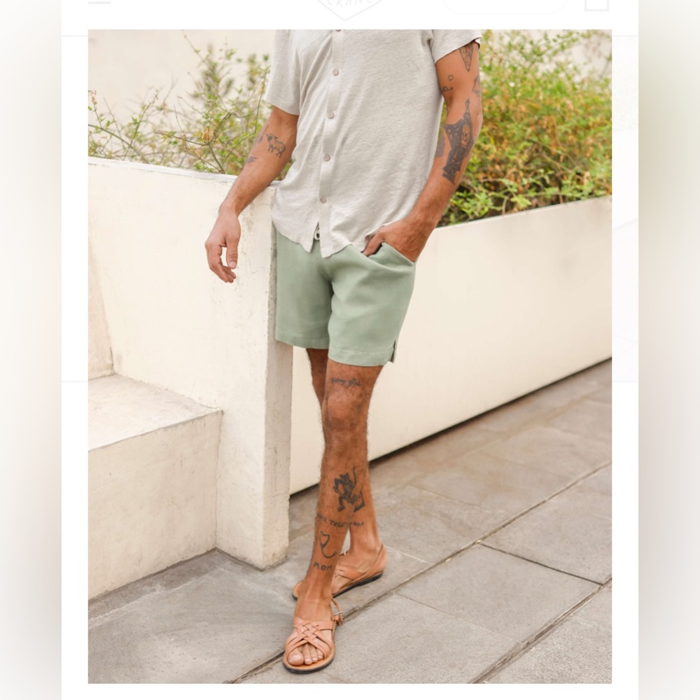 Men’s tan linen drawstring shorts 🩳